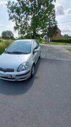 Toyota Yaris 1.3vvti, Auto's, Toyota, Grijs, Particulier, Zilver of Grijs, 3 deurs