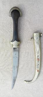 Arabische verzilverde Koummya dolk, Verzamelen, Ophalen of Verzenden, Landmacht, Mes of Dolk
