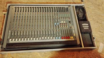 Soundcraft spirit live 4 mixer met flightcase, Musique & Instruments, Tables de mixage, Enlèvement, Utilisé, 20 canaux ou plus