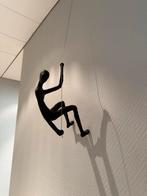 Figure d'escalade abstraite — sculpture murale moderne, Enlèvement