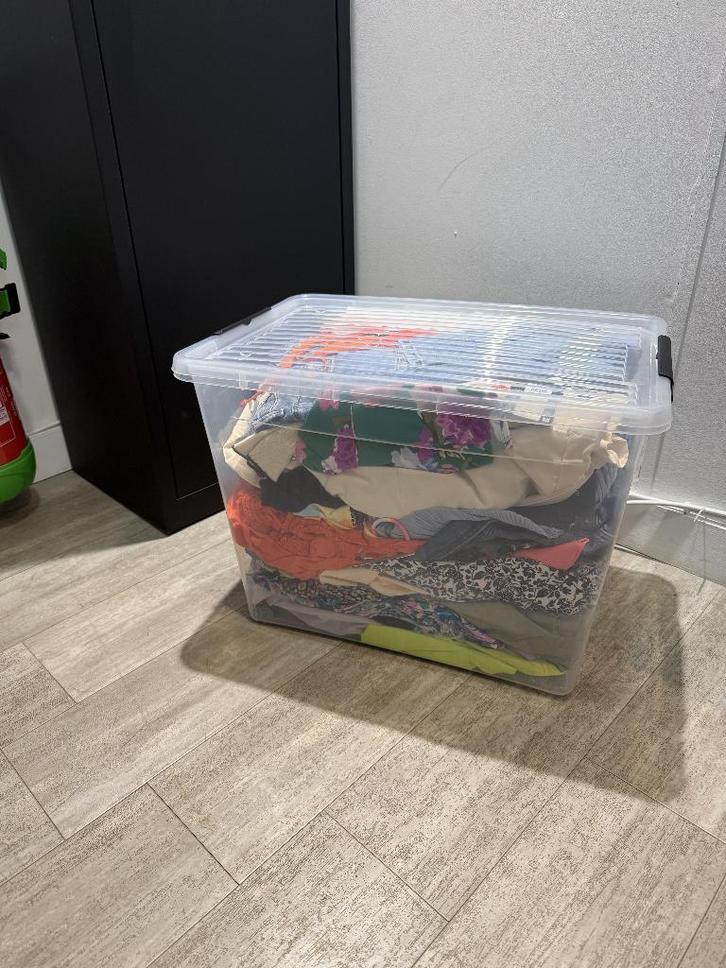 Lot dameskleding (merken) (nieuw), Zakelijke goederen, Stock en Retail | Partijen goederen, Textiel, Ophalen