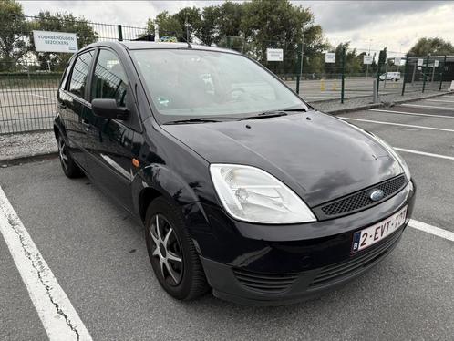 Ford Fiestä 1.4 16v 5deur+Zetelverwarming+Opendak+AC, Auto's, Ford, Particulier, Fiësta, ABS, Airbags, Airconditioning, Isofix
