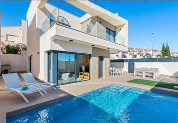 ​Luxe recente villa in San Miguel de Salinas, Costa Blanca beschikbaar voor biedingen