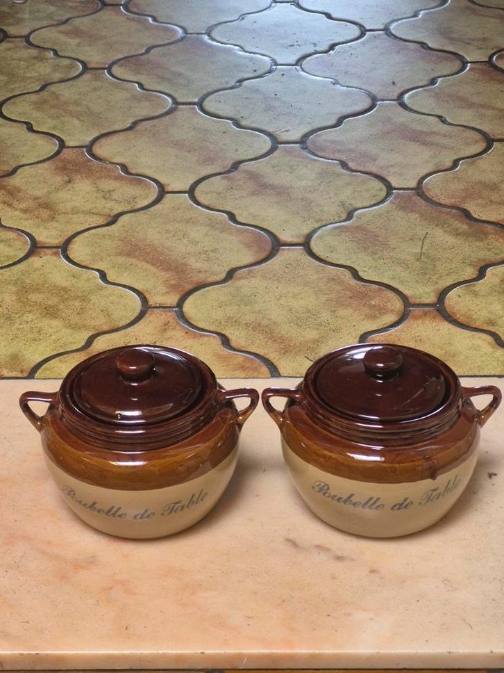 Set van 2 gelakte aardewerken tafelbakken in zeer goede staa, Antiek en Kunst, Antiek | Keramiek en Aardewerk, Ophalen