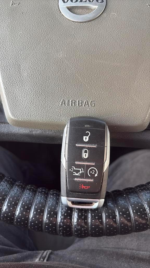 Dodge ram sleutel bouwjaar 2021, Auto-onderdelen, Carrosserie, Dodge, Voor, Ophalen of Verzenden