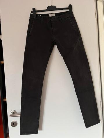 Zwarte jeans broek maat 28/32 beschikbaar voor biedingen