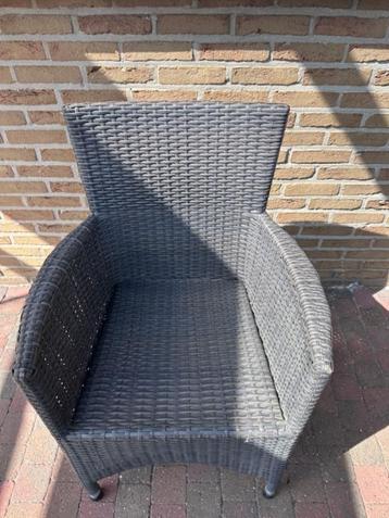 6 mooie tuinstoelen in kunstrotan beschikbaar voor biedingen