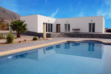 CC0637 - Prachtige moderne villa met zwembad in Macisvenda beschikbaar voor biedingen