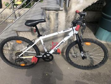 Vélo Btwin Rockrider 300 24 pouces, 8-10ans, Fietsen en Brommers, Ophalen, Rockrider, Handrem, Gebruikt