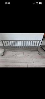 Grijs houten bedhekje, Ophalen, Zo goed als nieuw