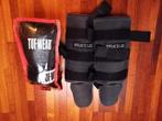 1 paar zwarte bokshandschoenen en 1 paar beenbeschermers, Sport en Fitness, Ophalen, Gebruikt, Bokshandschoenen