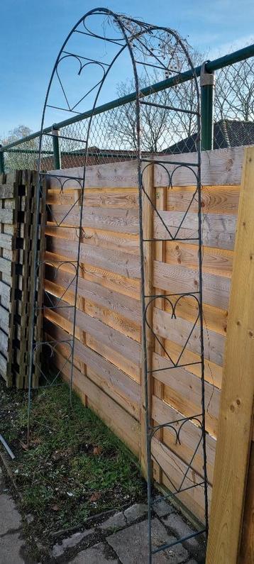 romantische tuinboog  beschikbaar voor biedingen