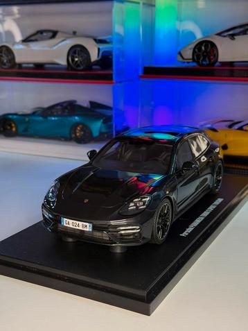 Panamera GT Spirit CLDC 1/504 + vitrinekast  beschikbaar voor biedingen