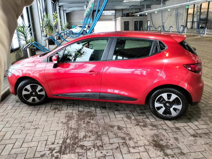 Renault clio iv 2012 rouge, Autos, Renault, Particulier, Clio, Airbags, Bluetooth, Feux de virage, Verrouillage central, Cruise Control