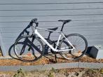 Vélo de route TRIBAN pour femme, Vélos & Vélomoteurs, Vélos | Femmes | Vélos de sport & de randonnée, Enlèvement, Comme neuf, Moins de 10 vitesses