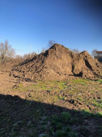 gratis aarde beschikbaar voor biedingen