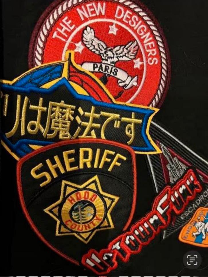 T-shirt met patches, Kleding | Heren, T-shirts, Nieuw, Maat 56/58 (XL), Zwart, Ophalen of Verzenden