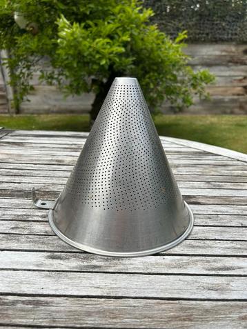 Passoire - chinois en inox beschikbaar voor biedingen