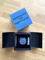 Moonswatch - Mission To Neptune, Handtassen en Accessoires, Horloges | Heren, Nieuw, Overige materialen, Swatch, Kunststof