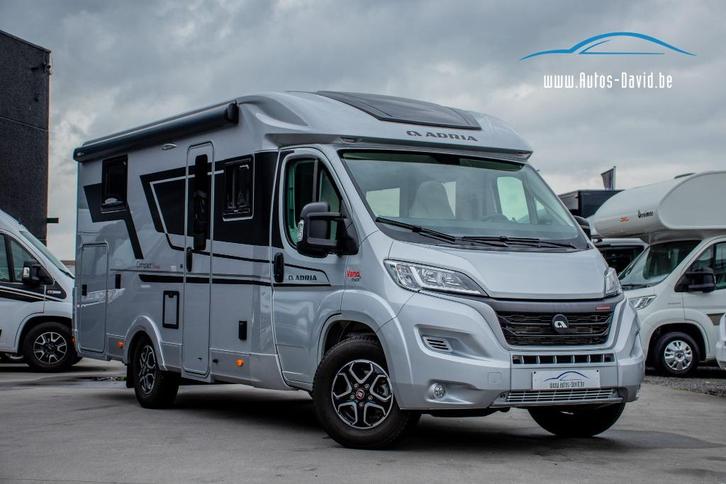 Adria Compact Supreme 2.2 Automaat 3 Slaappl. 699cm, Caravans en Kamperen, Mobilhomes, Bedrijf, tot en met 3, Half-integraal, Adria