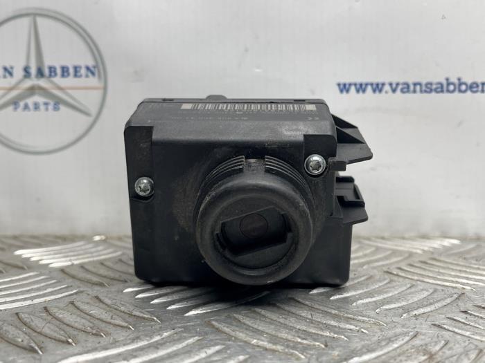 Serrure de contact électronique d'un Mercedes Sprinter, Autos : Pièces & Accessoires, Autres pièces automobiles, Mercedes-Benz