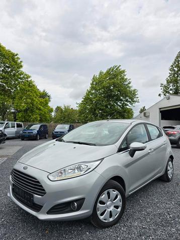 FORD FIESTA TITANIUM/BENZINE-5DEURS/AIRCO-BLUETOOTH-GARANTIE beschikbaar voor biedingen