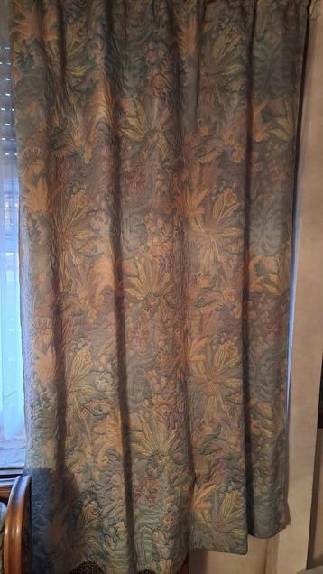 Overgordijnen beschikbaar voor biedingen