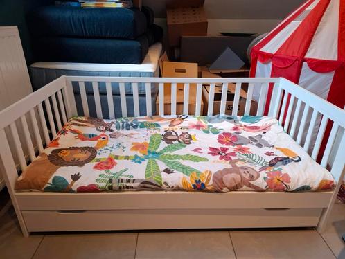 Peuterbed Petite Amelie wit 140 x 70, Kinderen en Baby's, Kinderkamer | Bedden, Zo goed als nieuw, Matras, Ophalen