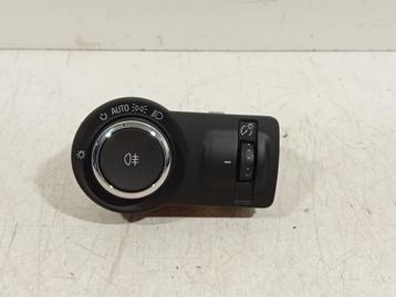 LICHTSCHAKELAAR Astra J (PC6 / PD6 / PE6 / PF6) (13268710) beschikbaar voor biedingen