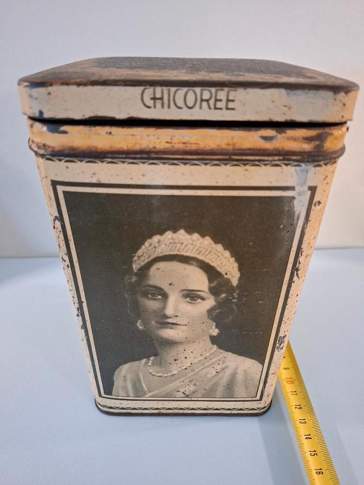 Chircoree blik van Belgisch Koningshuis, Verzamelen, Koningshuis en Royalty, Gebruikt, Servies, Ophalen of Verzenden