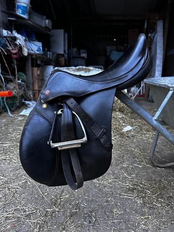 Prestige springzadel 15 inch beschikbaar voor biedingen