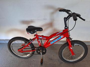 Kinderfiets rood beschikbaar voor biedingen