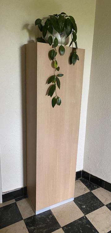 Decoatieve, moderne (display) Zuil beschikbaar voor biedingen