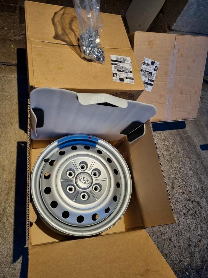 Jantes d'origine Hyundai pour Staria 6,5J17 ET48, Autos : Pièces & Accessoires, Pneus & Jantes, Jante(s), Pneus hiver, 17 pouces