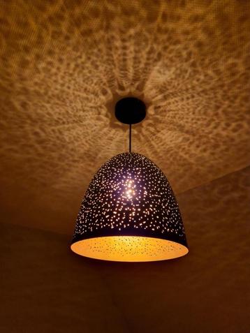 Sfeervolle lamp beschikbaar voor biedingen