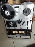 AKAI M-10/met ingebouwde versterker en boxen/, Ophalen, Bandrecorder, Met stofkap