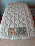Mooi kinderbedje met matras, Ophalen, Zo goed als nieuw, Minder dan 140 cm, Matras