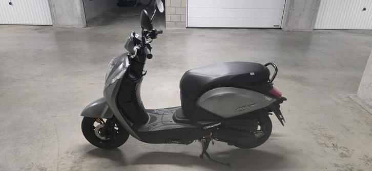 Sym mio  B Klasse 50 cc 1200eur vaste prijs met helm erbij, Fietsen en Brommers, Scooters | SYM, Mio, Benzine, Ophalen