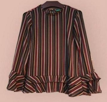 ✨️KORTING‼️ BENETTON Blouse Maat XS valt als S Topstaat✨️✨️  beschikbaar voor biedingen