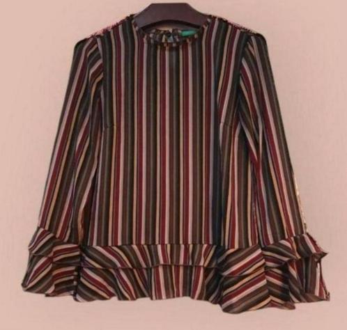 ✨️KORTING‼️ BENETTON Blouse Maat XS valt als S Topstaat✨️✨️, Kleding | Dames, Blouses en Tunieken, Zo goed als nieuw, Maat 36 (S)