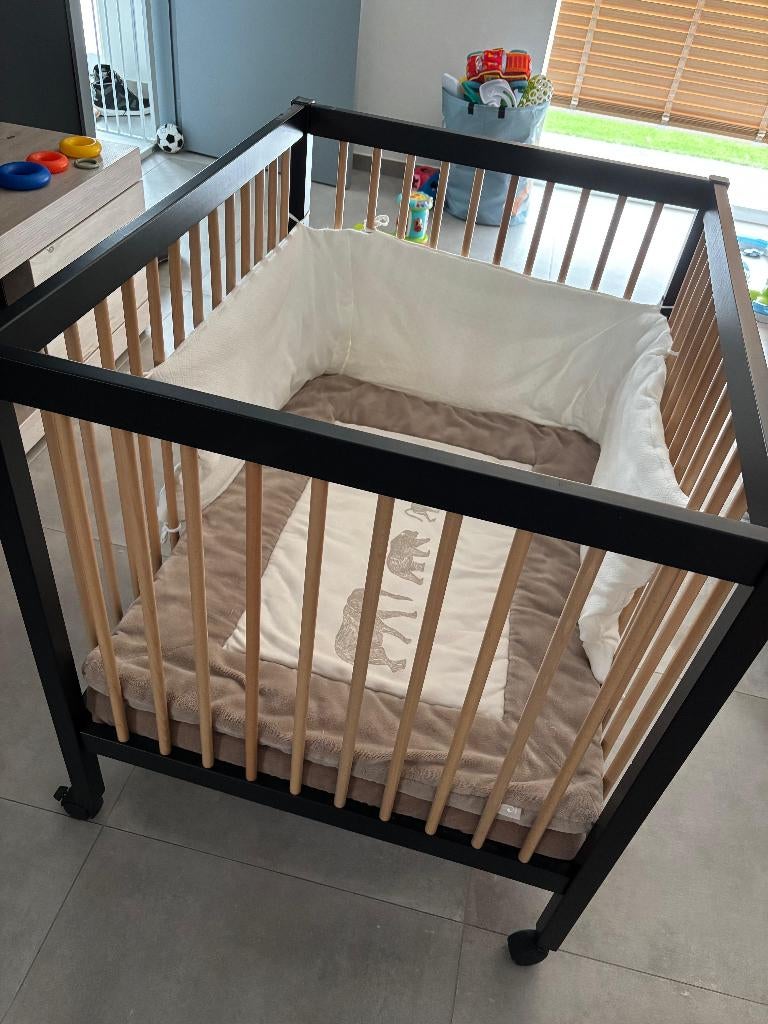 Baby park op wieltjes met matras, kussen en bescherming, Kinderen en Baby's, Babyparken, Zo goed als nieuw, Rechthoekig, In hoogte verstelbaar