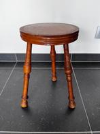 Krukje / melkstoeltje met gedraaide pootjes, Enlèvement ou Envoi, Utilisé, Bois