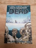 The Walking Death Volume 2 Miles Behind Us. SC Engelse taal, Ophalen of Verzenden, Zo goed als nieuw