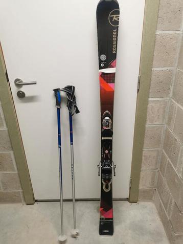 Skies ski met de stokken rossignol beschikbaar voor biedingen