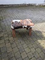 Tabouret en peau animal, Huis en Inrichting, Krukjes, Ophalen, Zo goed als nieuw, Hout