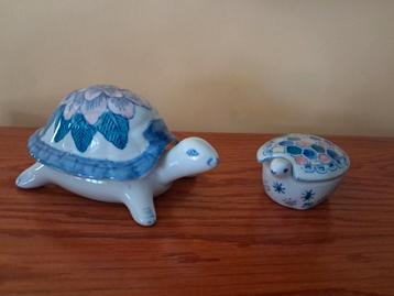 2 porseleinen schildpadden beschikbaar voor biedingen