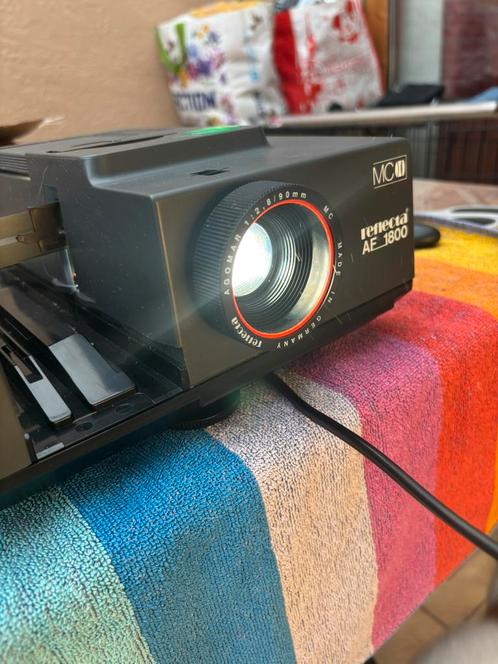 Reflecta AE-1800 MC diaprojector, Audio, Tv en Foto, Diaprojectoren, Zo goed als nieuw, Ophalen of Verzenden