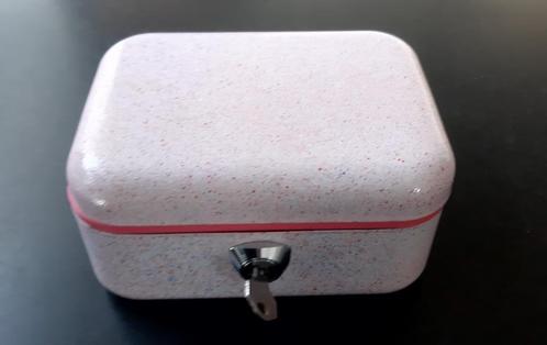 Klein roze kistje, Huis en Inrichting, Woonaccessoires | Kisten, Ophalen of Verzenden