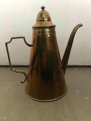 Koperen koffiepot beschikbaar voor biedingen