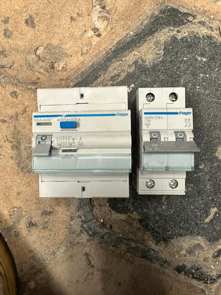 Elektrische apparatuur (partij), Doe-het-zelf en Bouw, Elektriciteit en Kabels, Nieuw, Schakelaar, Ophalen